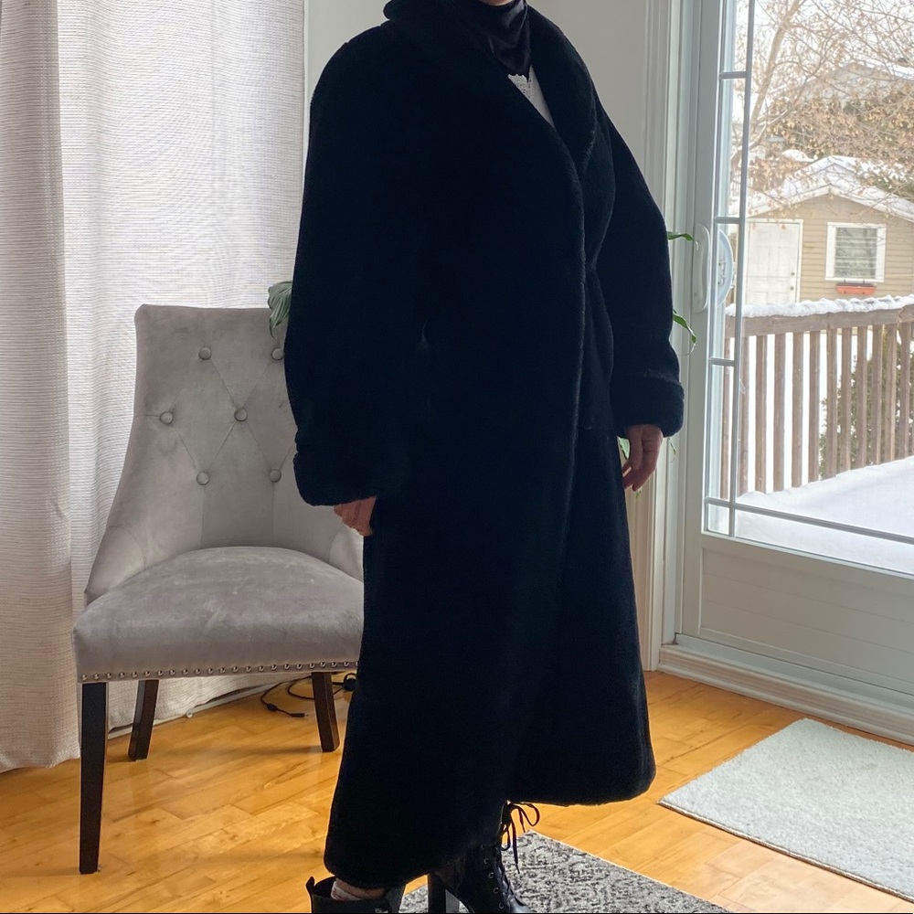 Long Fur Coat - Picture 4 of 11